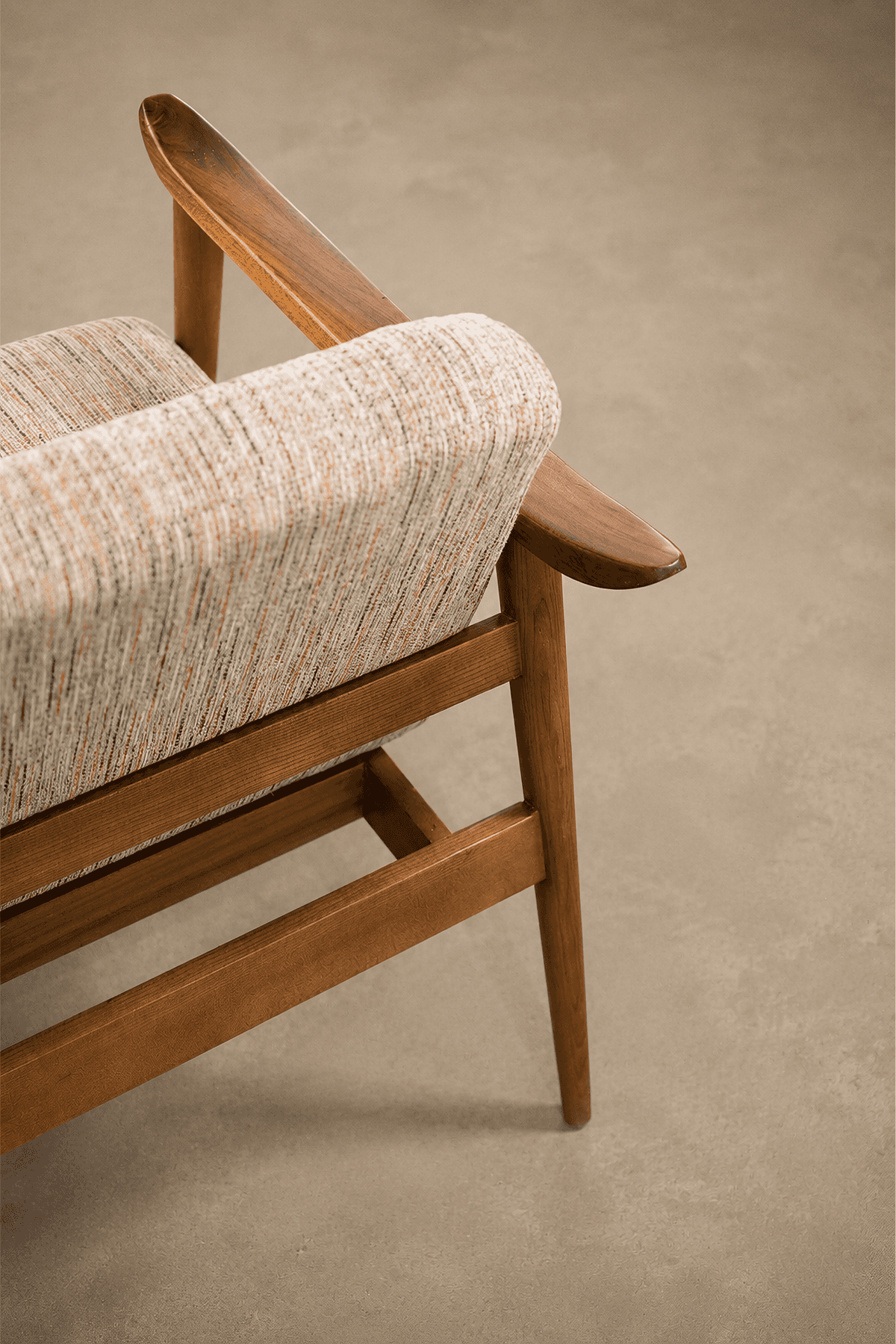 Dane Lounge Chair alternative view